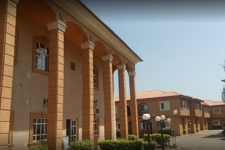 PATHFINDER HOTEL AND HOLIDAY INN