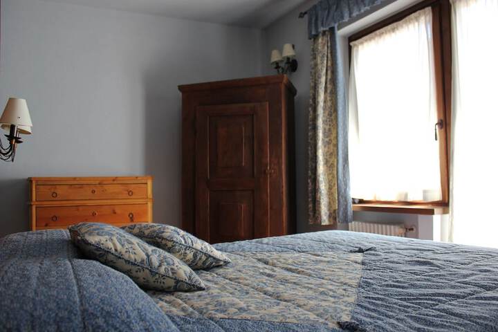 Room 9 of 28