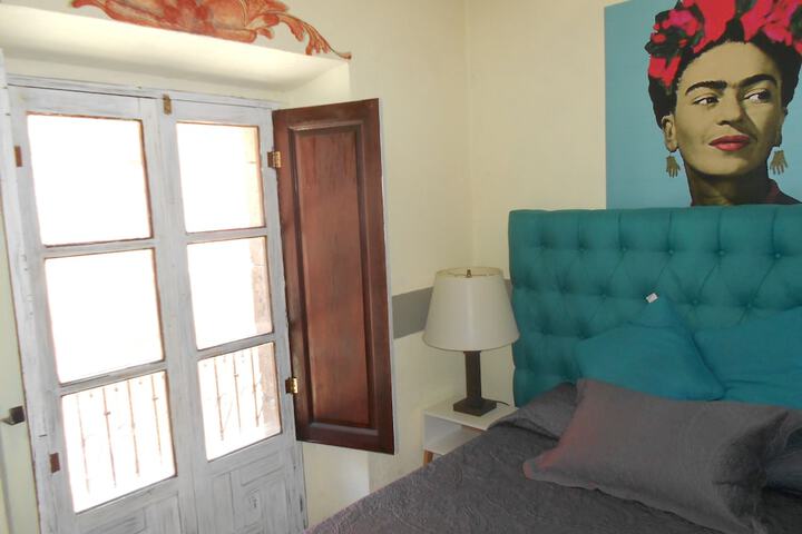Room 4 of 18