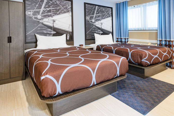 2 Double Beds (1 of 5)