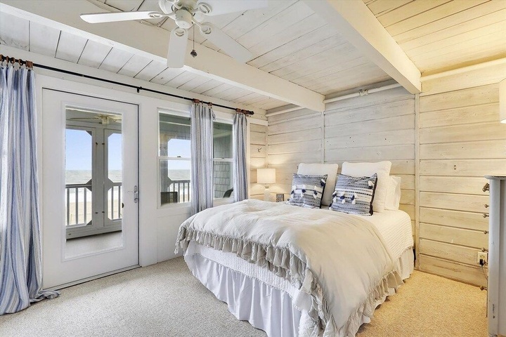 Room 2 of 16