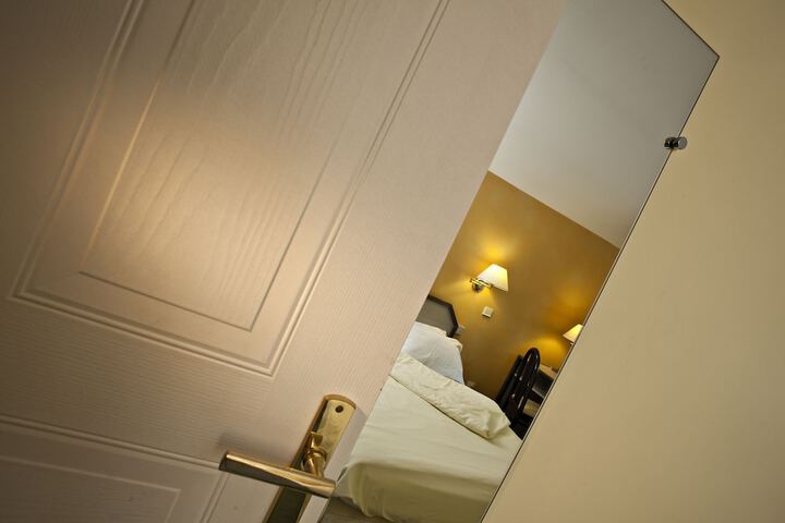 Room 13 of 38