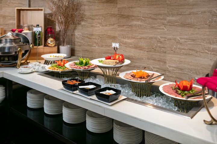Breakfast buffet