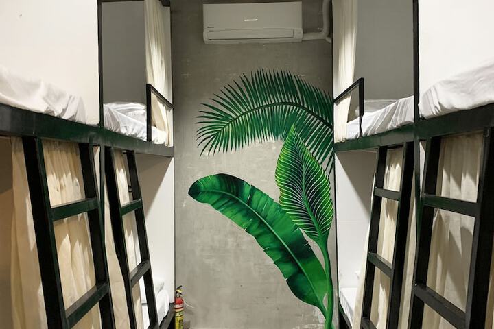 Room 4 of 74
