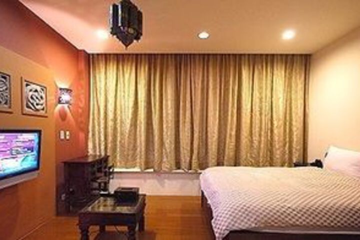Room 16 of 73