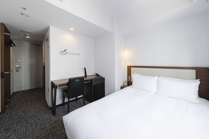 Room 8 of 48
