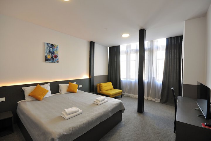 Room 25 of 41