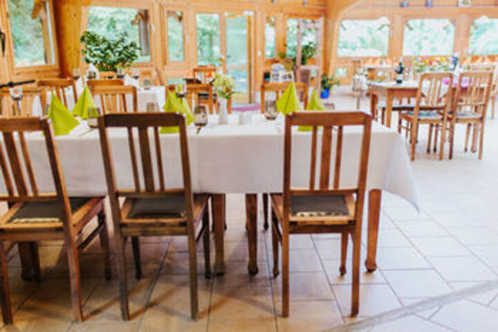 Dining 42 of 47