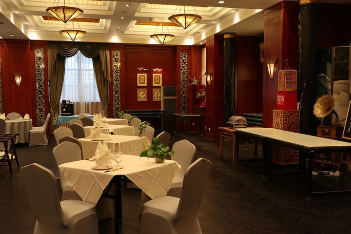 Dining 48 of 64