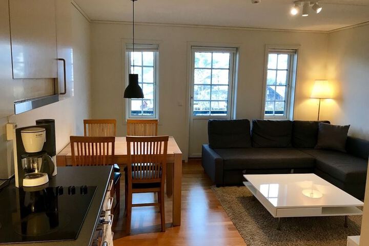 Room 9 of 32