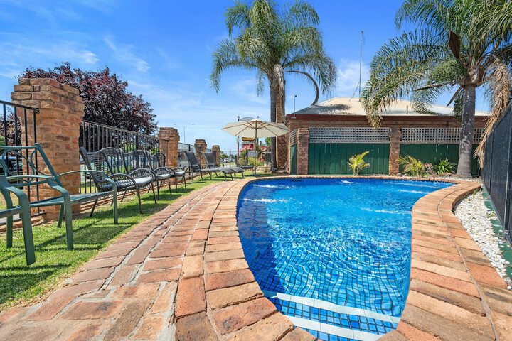 Pool Hotel