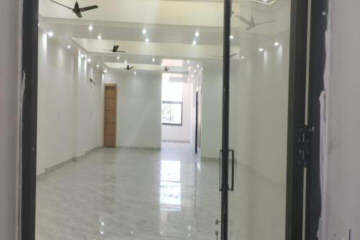 Ballroom/Hall 5 of 16