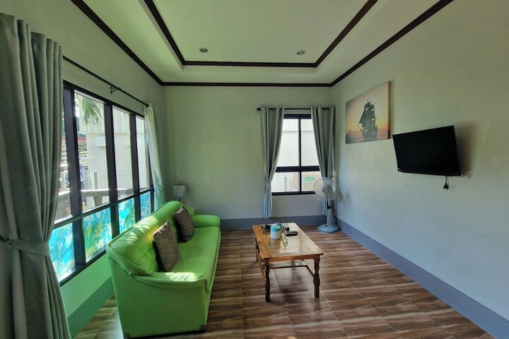 Room 33 of 123