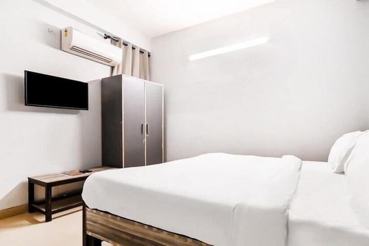 Room 16 of 25
