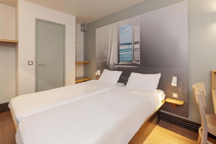Room 5 of 26