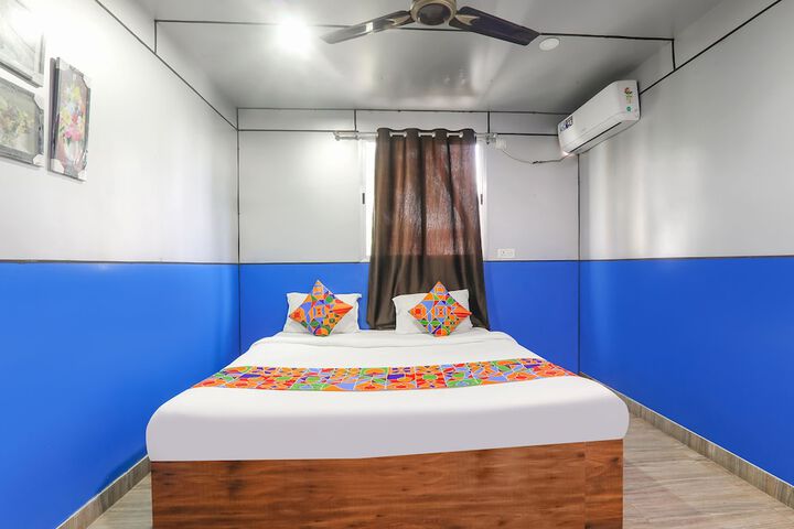 Room 17 of 27