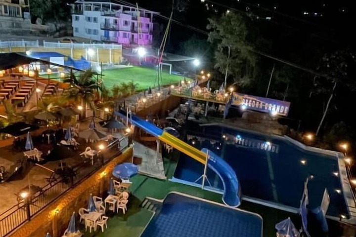 Pool 8 of 10