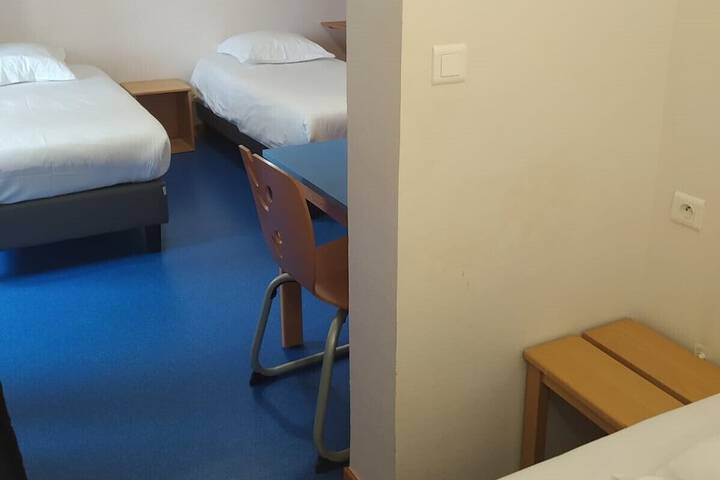 Room 33 of 115