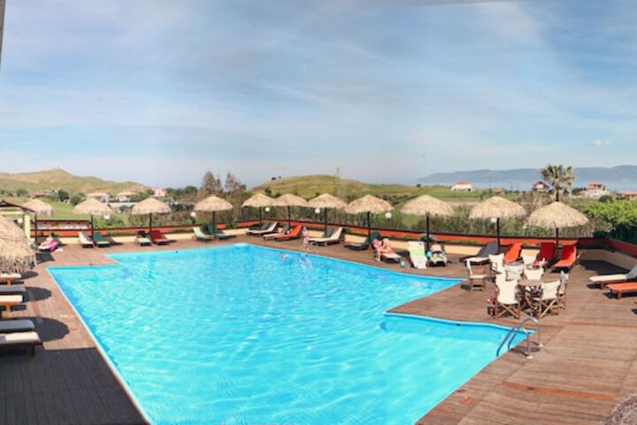 Pools & Facilities