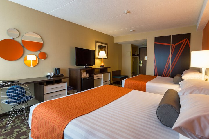 2 Queen Beds (14 of 14)