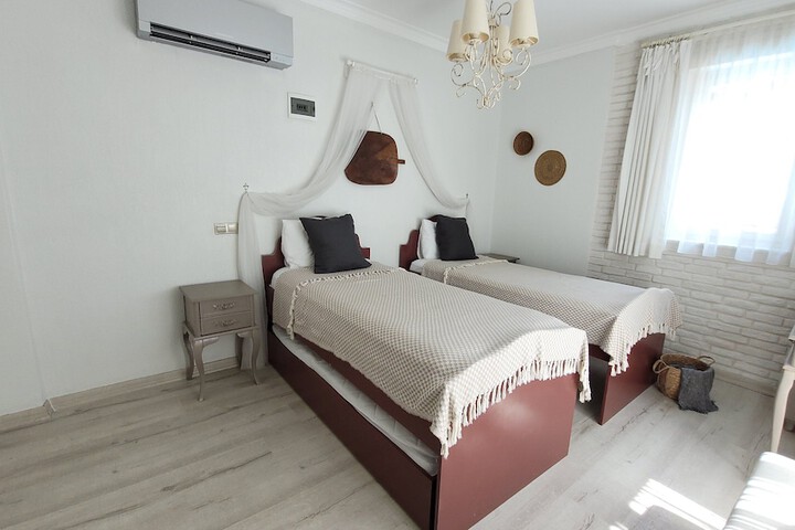 Room 18 of 85