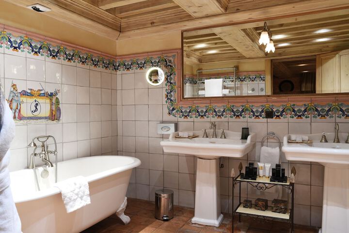 Clean Restrooms