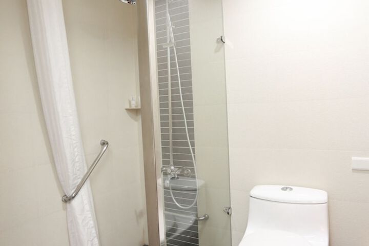 Room 127 of 203