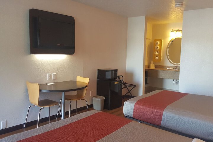 Room 19 of 60