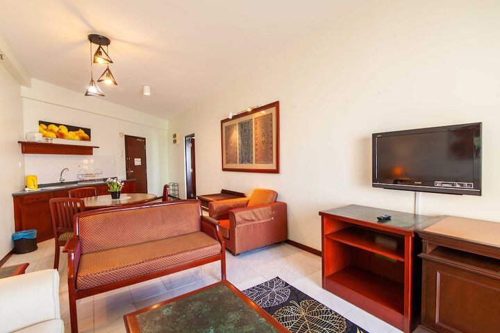 Room 27 of 650