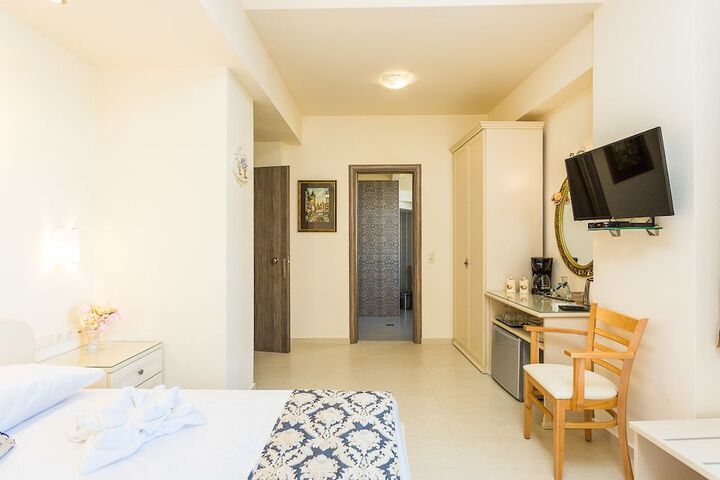 Room 4 of 60