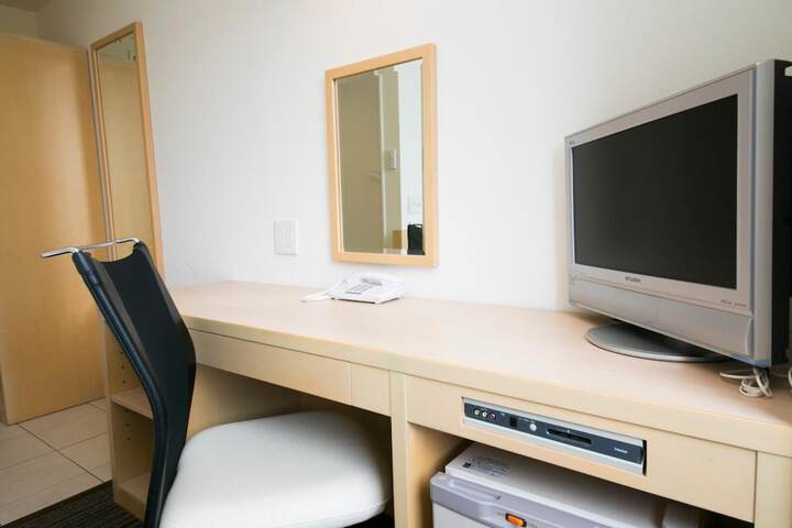 Room 7 of 27