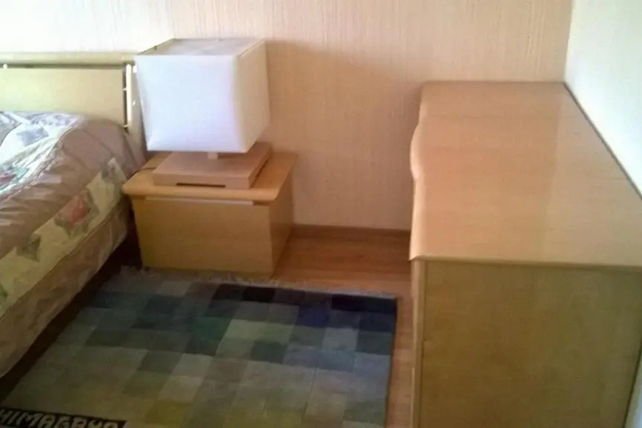 Room 6 of 8