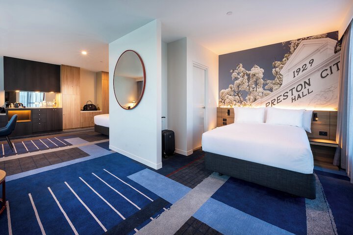 Room 13 of 158