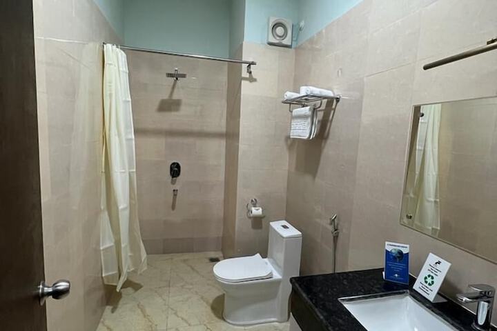 Room 18 of 28