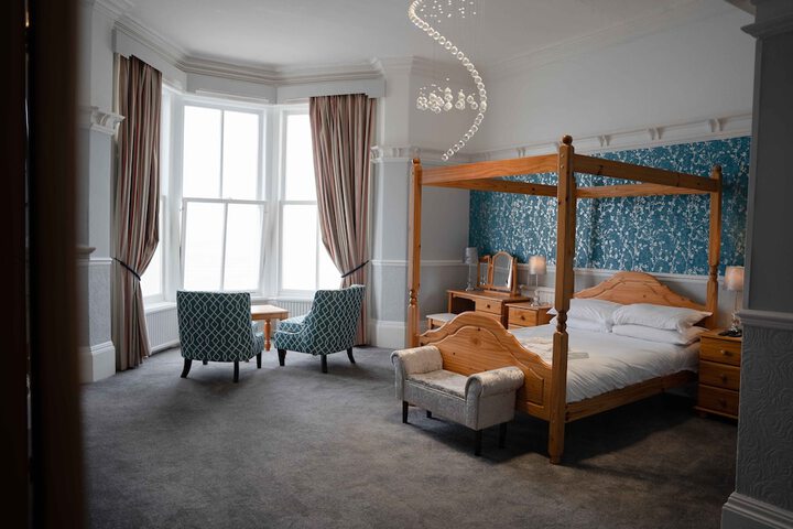 Room 10 of 74