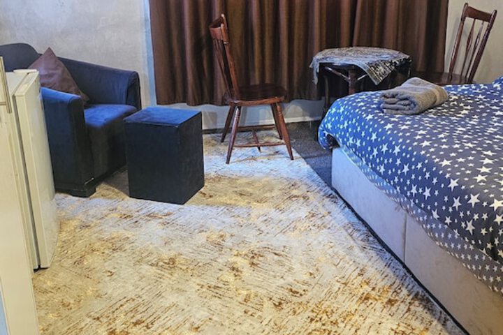 Room 13 of 16