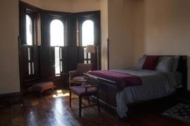 Room 16 of 34