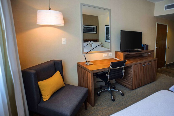 Room 19 of 39