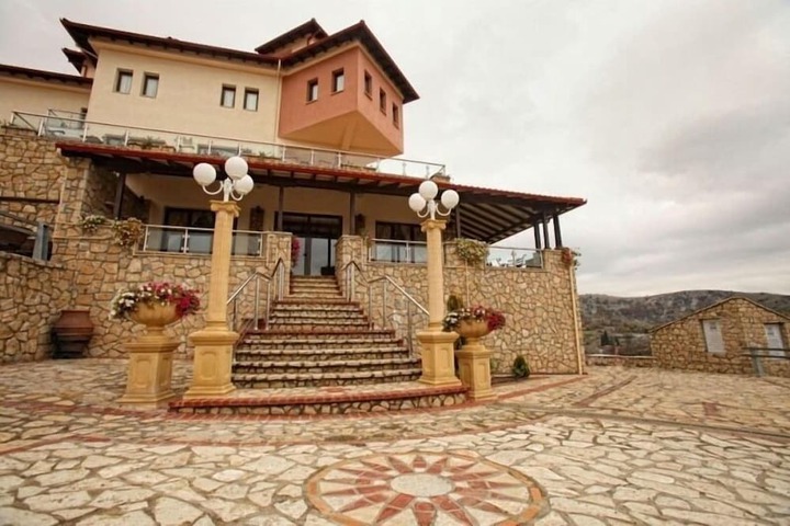 Afkos Grammos Luxury Boutique Hotel
