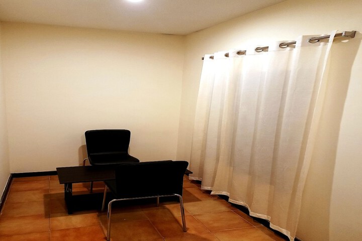 Room 24 of 37