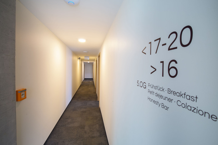 Ballroom/Hall 29 of 32