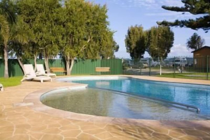 Pool 69 of 84