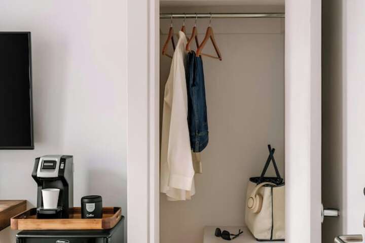 Room 6 of 47