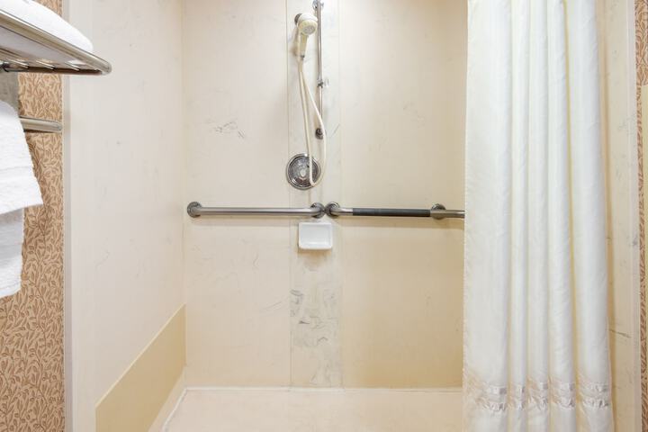 Room 17 of 29
