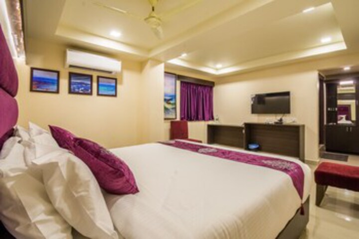 Room 12 of 20
