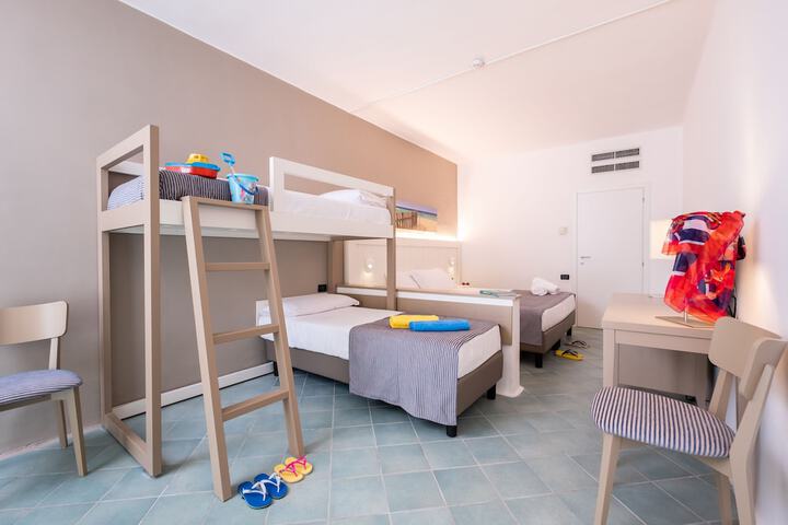 Room 14 of 48