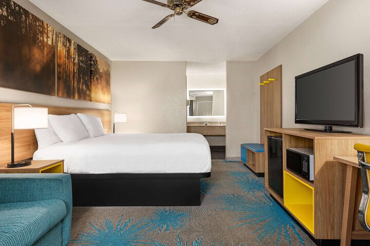 Room 5 of 31