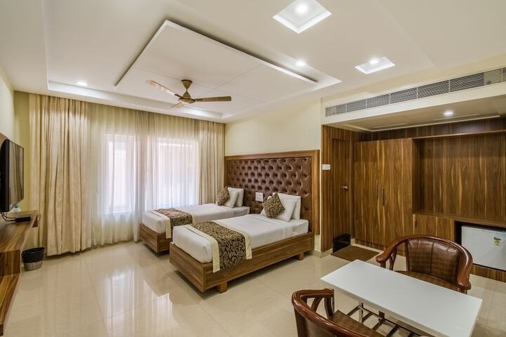 Room 16 of 32