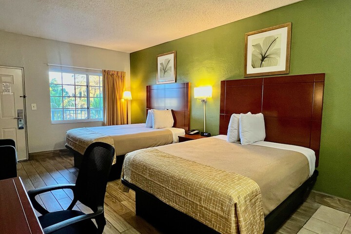 1 Queen Bed Efficiency (2 of 18)