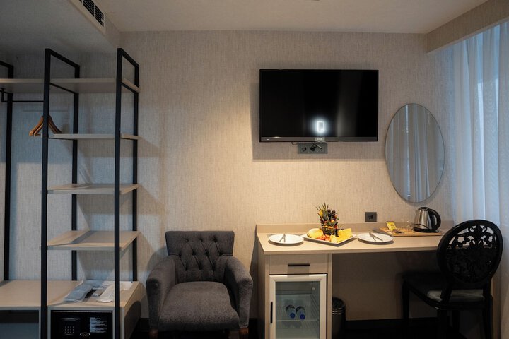 Room 18 of 49